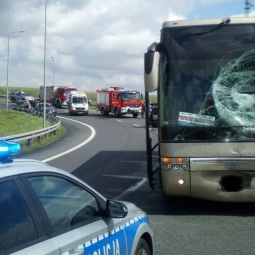 Zderzenie autobusu z samochodem osobowym