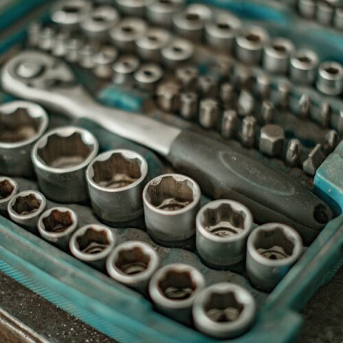 Jak działa wkrętak dynamometryczny? kiedy warto go mieć?