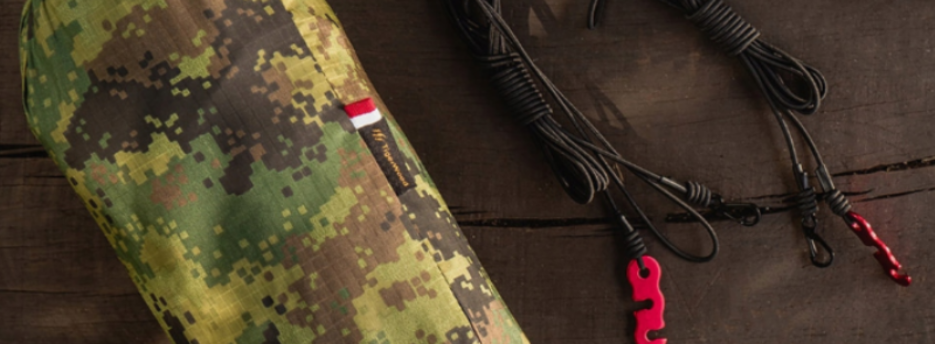 Liny w bushcrafcie – jak pleść pułapki i szałasy