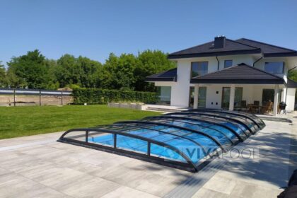 Nowoczesny design basenów – najmodniejsze kolory i kształty niecek w tym sezonie